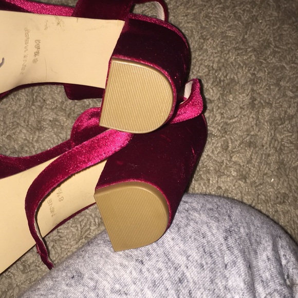 Heels - Picture 3 of 8